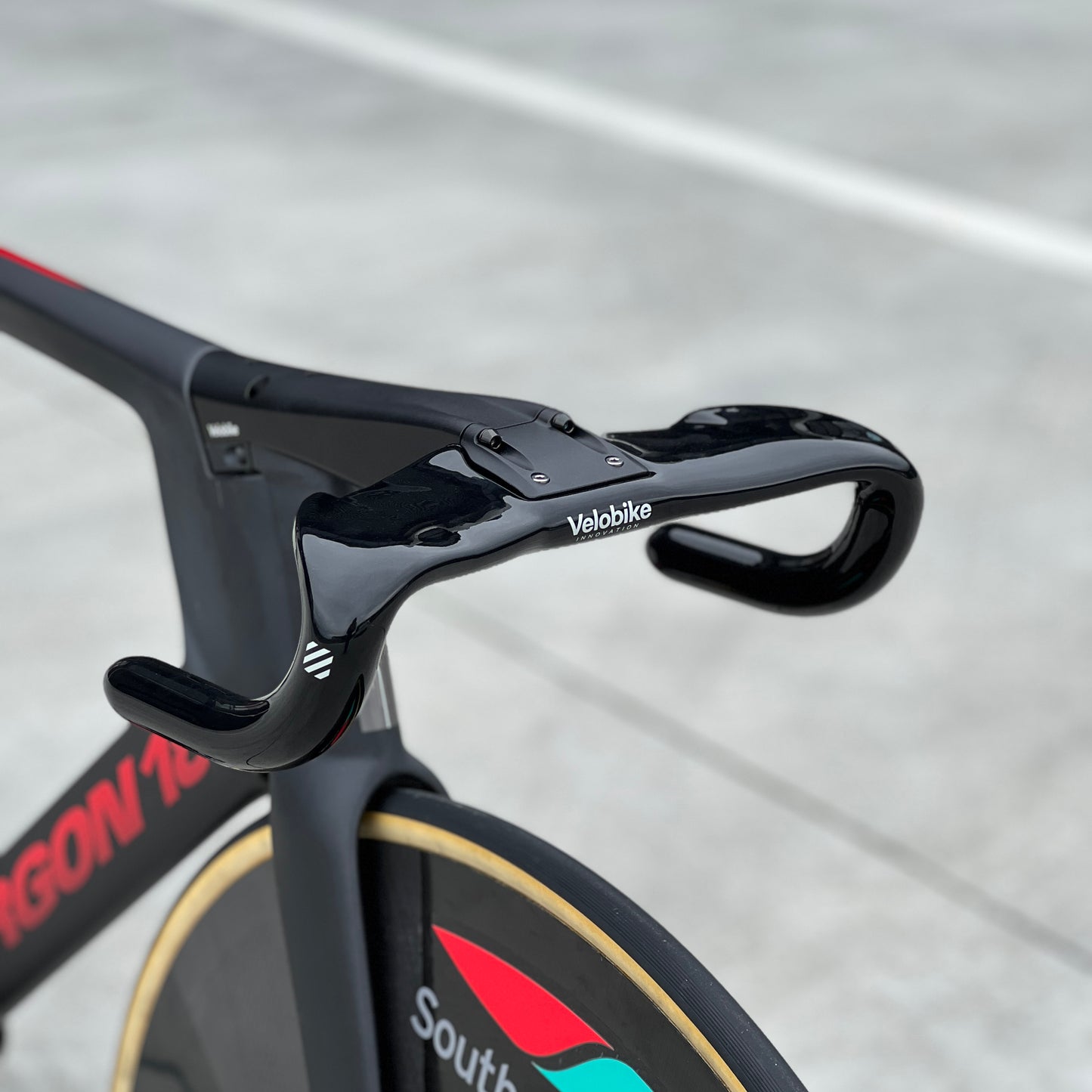 Velobike Altias handlebar integrated faceplate